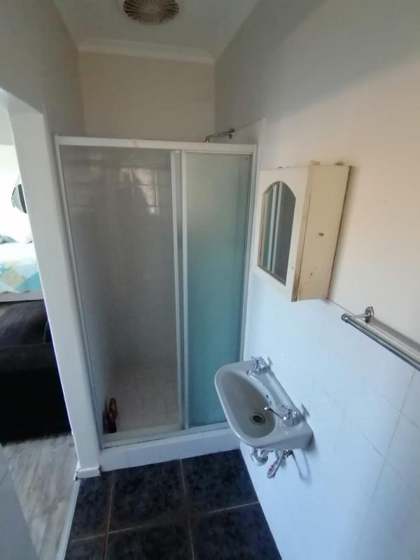 To Let 2 Bedroom Property for Rent in Pelikan Park Western Cape